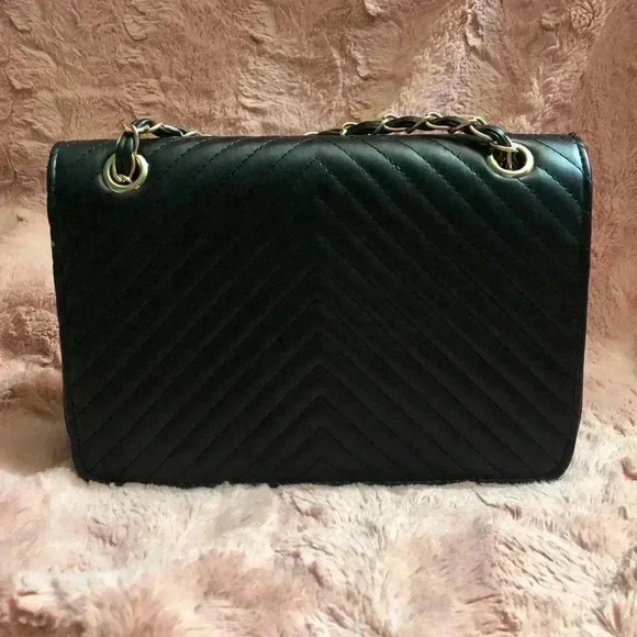 🆕Quilted Pattern Flap Chain Square Bag🆕 - Picture 2 of 9